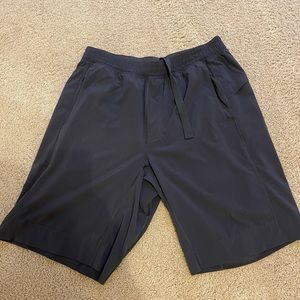 Lululemon Men’s Core Shorts Grey size large
